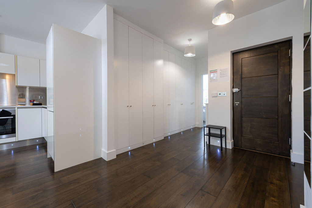 Hallway and storage in the three bedroom Reading apartment