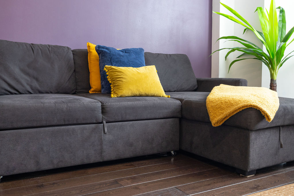 Sofa and sitting area in the two bedroom Reading apartment